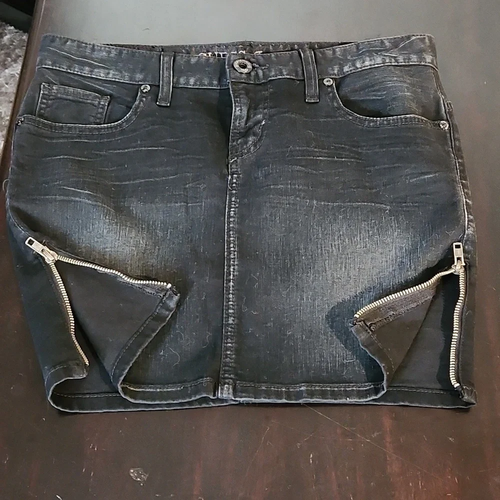 Guess jeans black mini skirt size 26